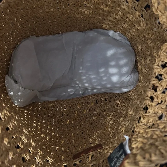 NWT Banana Republic Tan Crochet Tote Bag - Picture 4 of 4